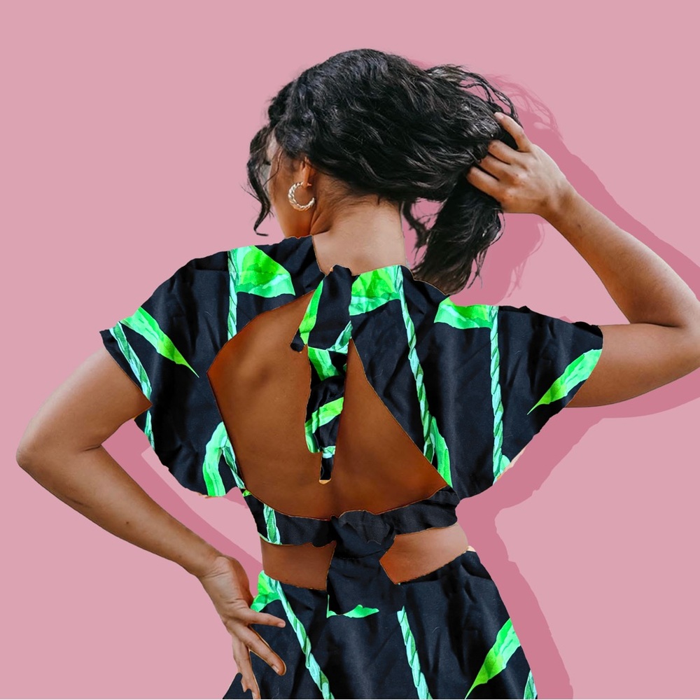 Lexbreezy Hawaii Floral Crop Top Black Green Hilo Lei Blouse Tropical Open Back - Picture 2 of 5
